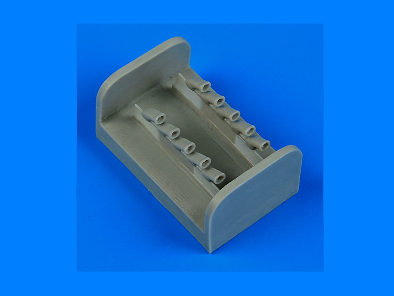 QB72426 ILYUSHIN IL-2 exhaust 1/72